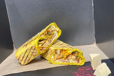 Сырная шаурма с курицей