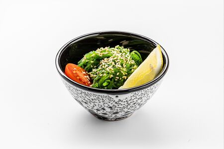 Чука с кунжутным соусом