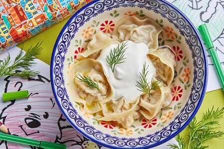 Пельмени из телятины с деревенской сметаной