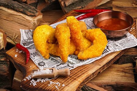 Креветки в панировке с соусом сладкий чили