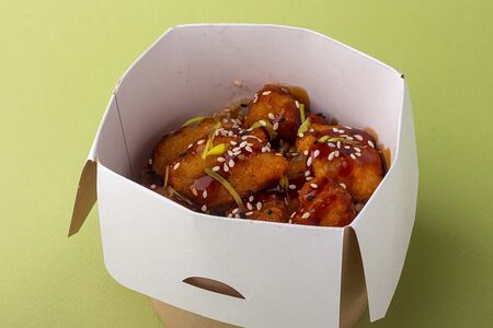 Рис с соусом терияки и куриным попкорном