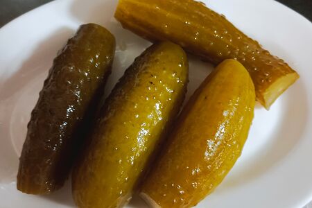 Огурцы солёные бочковые