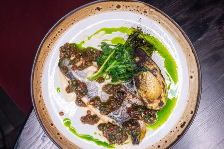 Сибас и авокадо гриль