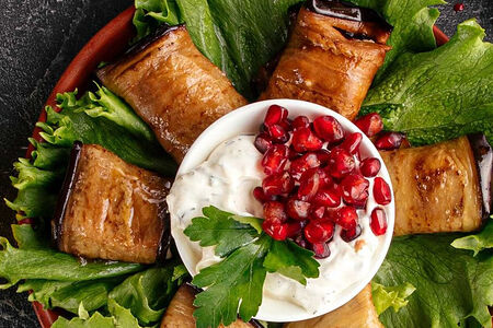 Рулетики из баклажанов