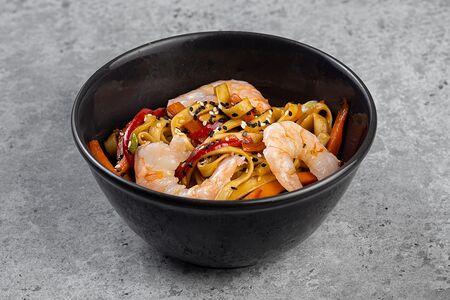 Вок лапша с креветкой