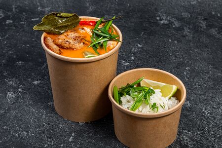 Том ям с куриной грудкой