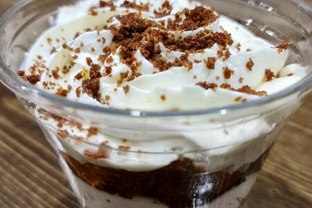 Трайфл Сникерс