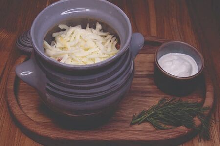 Говяжий язык в горшочке