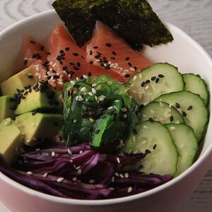 Поке с лососем