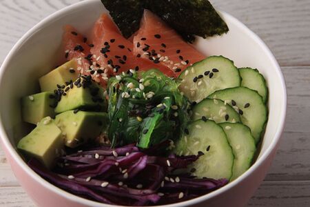 Поке с лососем