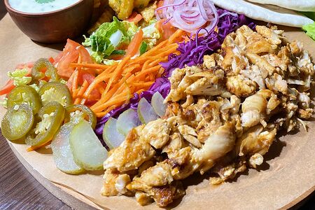 Шаверма на тарелке