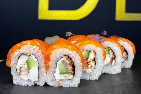 Ролл Сяке унаги