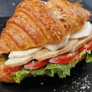 Круассан с курицей