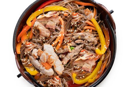 Лапша соба со свининой в соусе Азия