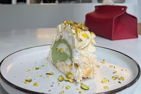 Меренговый рулет фисташка