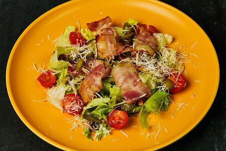 Салат с беконом