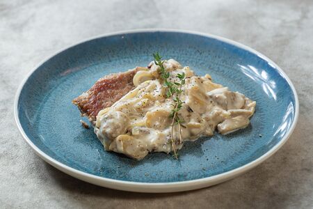 Бефстроганов с грибами