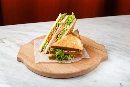 Клаб-сэндвич с лососем