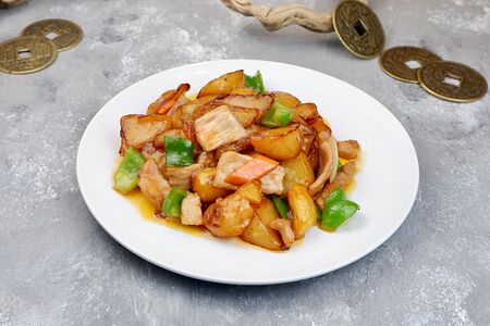 Картофель со свининой