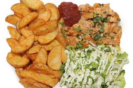 Картофель фри дольками с курицей