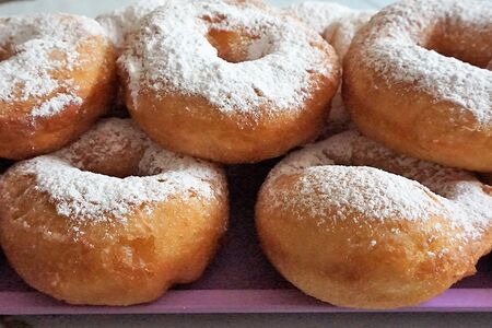 Пончики в сахарной пудре S