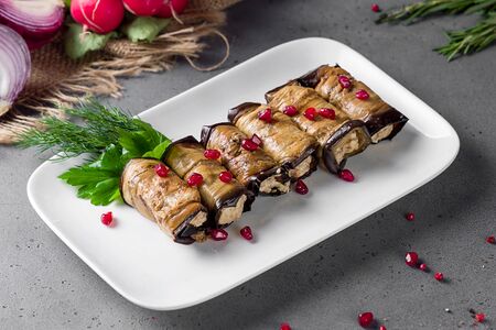 Рулетики из баклажанов