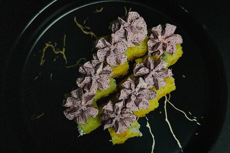 Лава темпура со свежим лососем