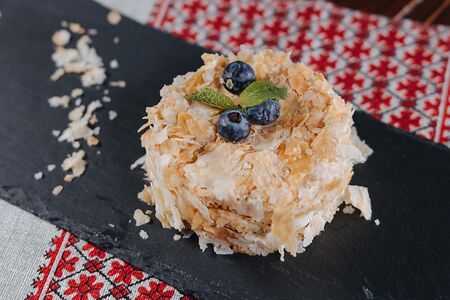 Наполеон домашний с карамелью