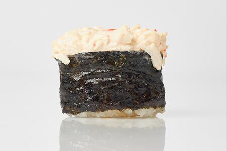 Гункан с крабом