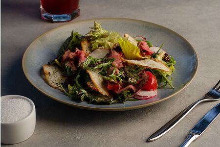 Салат с ростбифом