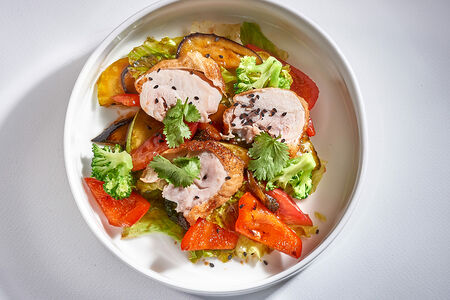 Теплый салат в сычуаньском стиле