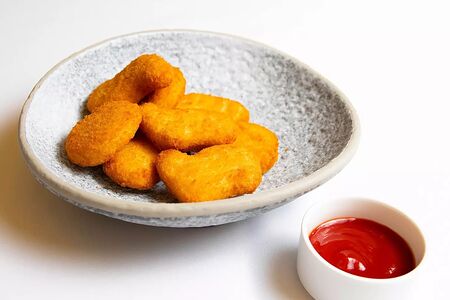 Наггетсы куриные с кетчупом