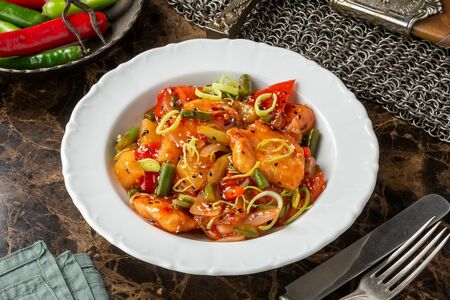 Курица Тай с ананасом в кисло-сладком соусе