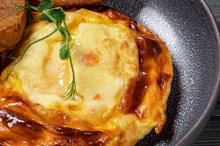 Омлет с моцареллой