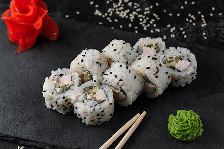 Острый ролл с курицей 