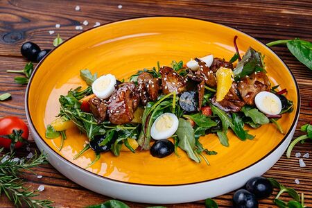 Салат с куриной печенью