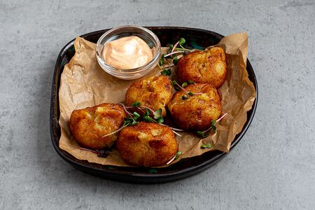 Фишболы с соусом сливочный кимчи