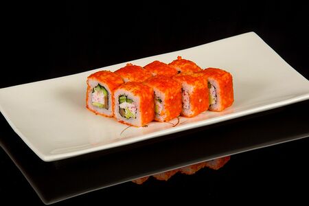 Ролл Калифорния с лососем