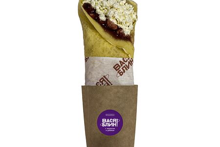 Блин с творогом и вареньем