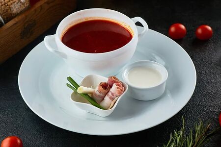 Борщ из говядины с салом