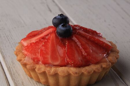 Тарталетка клубничная