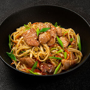 Удон с курицей терияки