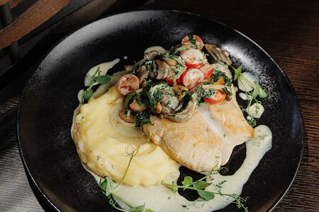 Индейка су-вид в грибном соусе