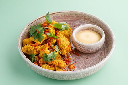 Курица карааге с манго-майо