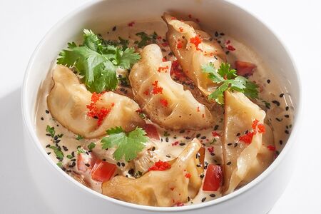 Гедза с креветкой и соусом море и горы