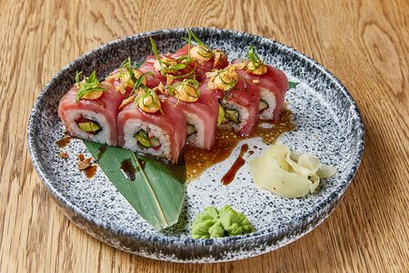 Тунец под трюфельным соусом