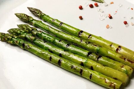 Спаржа на гриле