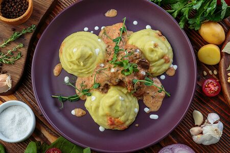 Говядина с вишней