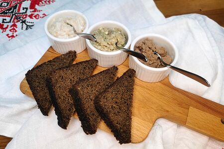 Хлебная доска с намазками №3