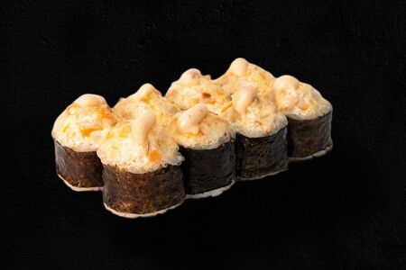 Чикен Хот запеченный ролл